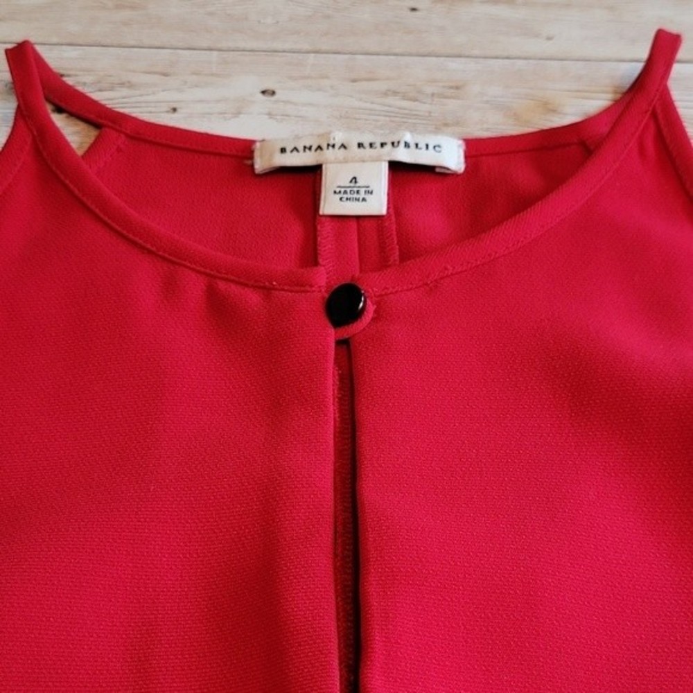 Banana Republic Keyhole Halter Top | Halter Top | Banana Republic Top - Picture 6 of 15